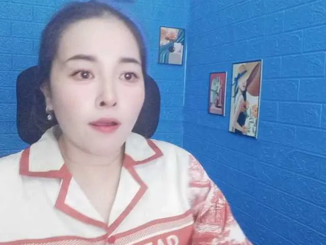 British_EmJess – webcam model profile photo Image 4