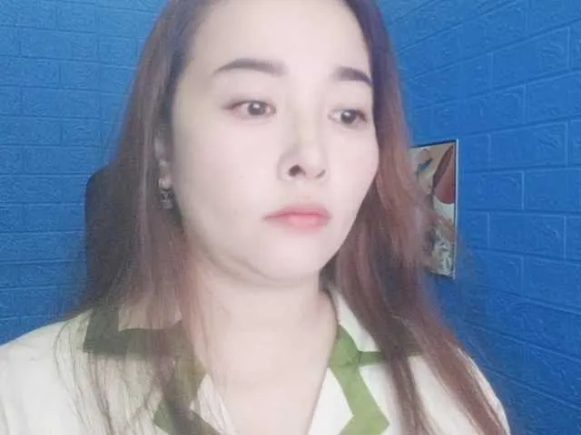 British_EmJess – webcam model profile photo Image 7