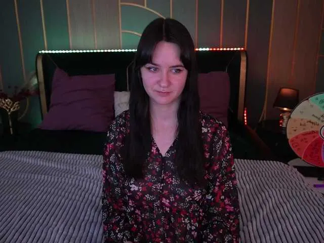 LorrySkye – webcam model profile photo Image 11