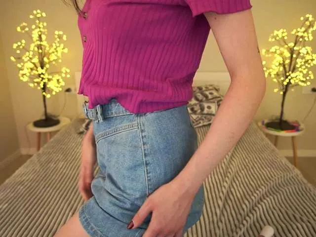 LorrySkye – webcam model profile photo Image 5