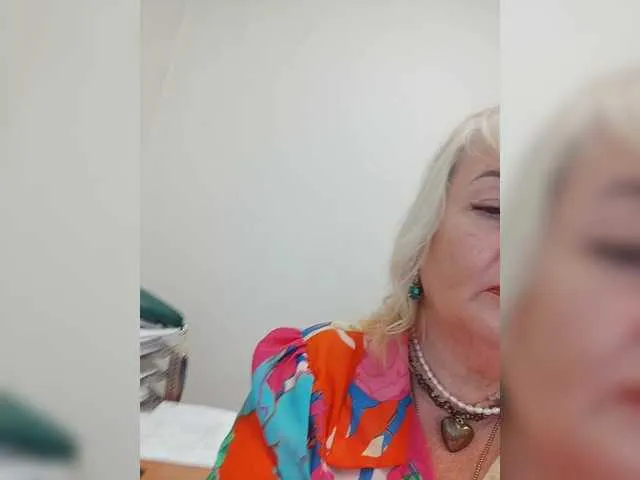 blondeangel_4u2 – webcam model profile photo Image 18
