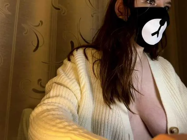 Youlalia – webcam model profile photo Image 2