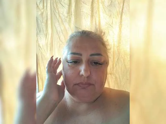 aurora-wow – webcam model profile photo Image 3