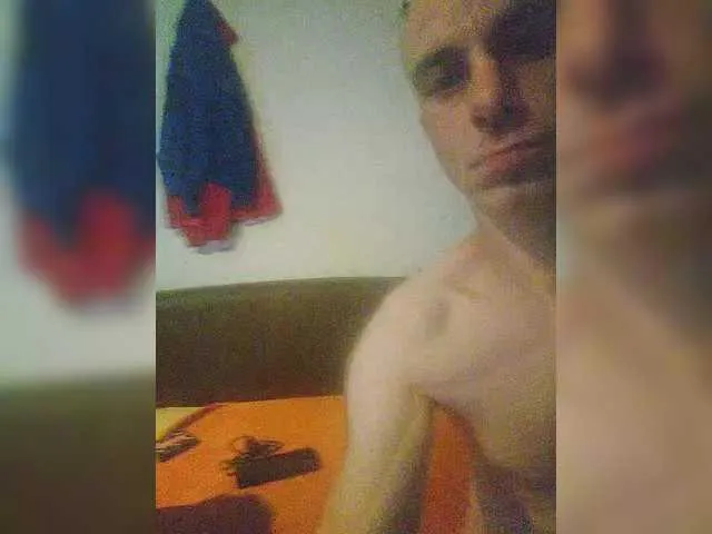 KateDivineUK – webcam model profile photo Image 4