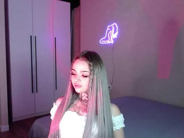 MilashaNyasha – webcam model profile photo Image 6