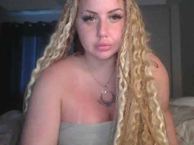 BlondeDollTia Image 4