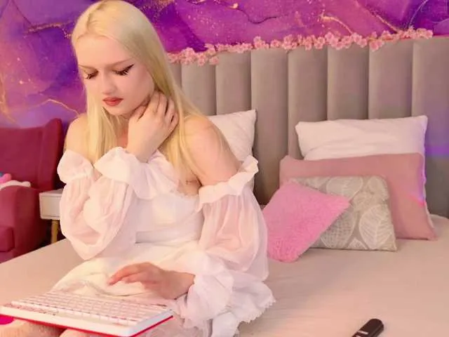 BlondiDoll Image 7