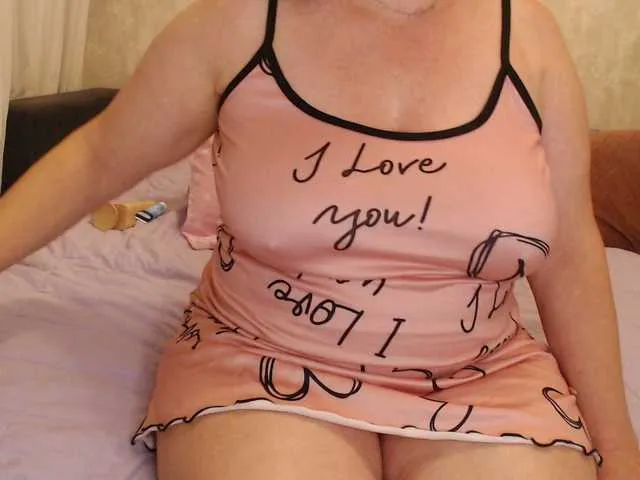Libely – webcam model profile photo Image 2