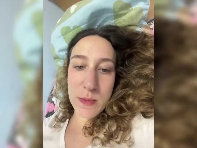 LoraDevine – webcam model profile photo Image 7