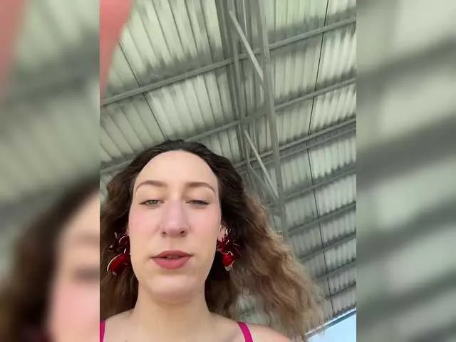 LoraDevine – webcam model profile photo Image 8