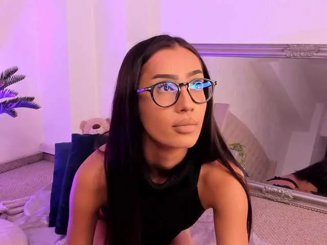 Sweet-Mishelle – webcam model profile photo Image 5