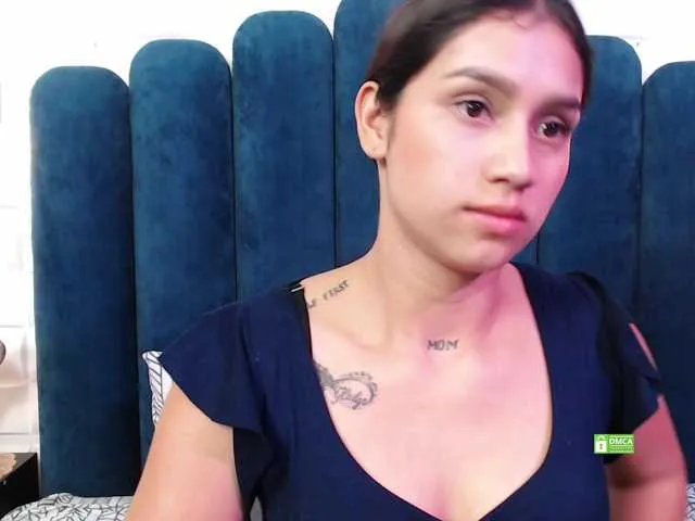 LorrySkye – webcam model profile photo Image 14