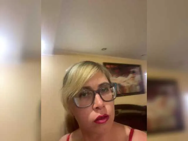 blondeambitionnn – webcam model profile photo Image 13