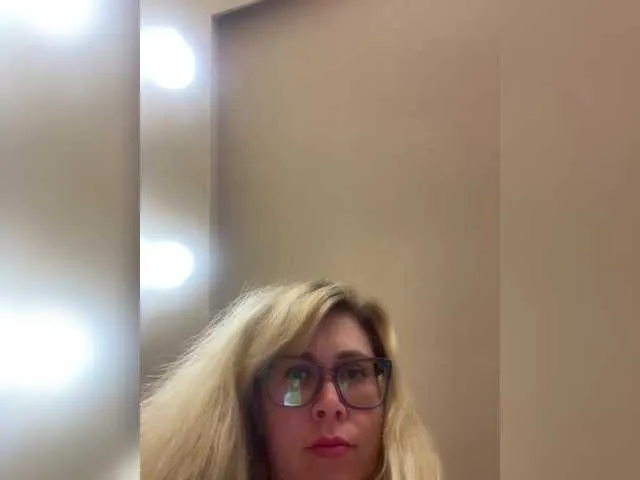 blondeambitionnn – webcam model profile photo Image 15