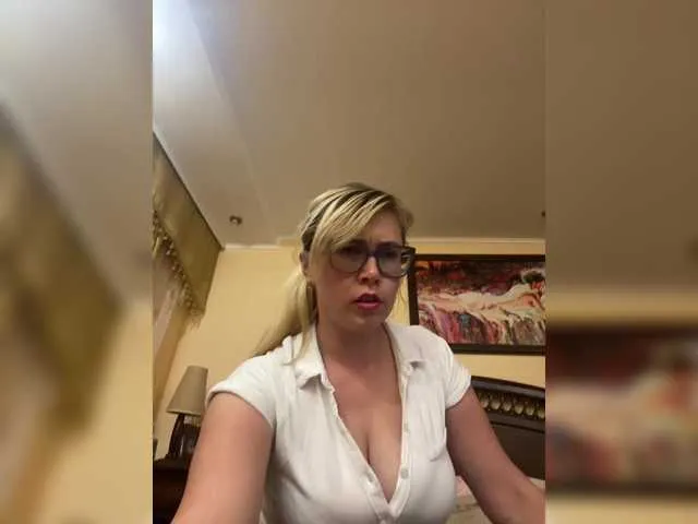blondeambitionnn – webcam model profile photo Image 16