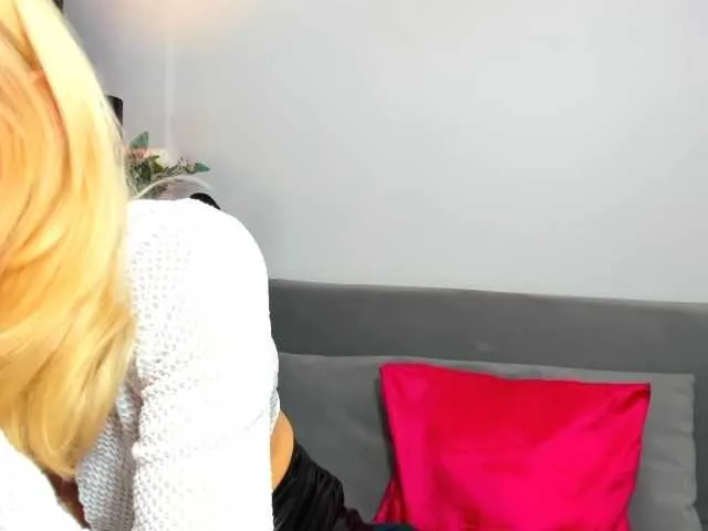 British_EmJess – webcam model profile photo Image 18