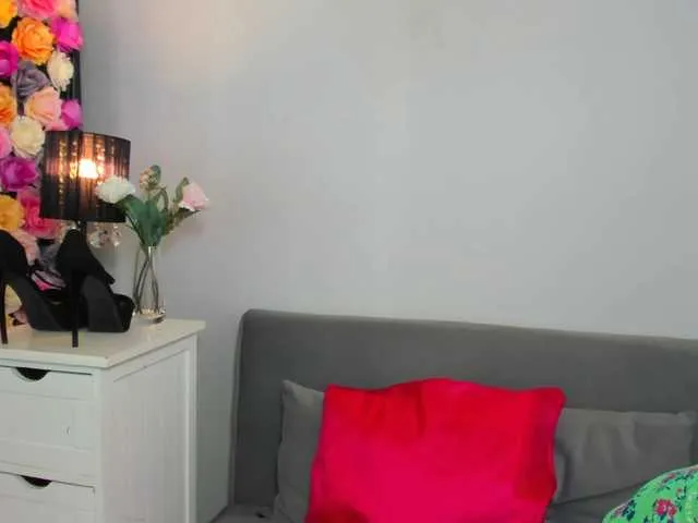 British_EmJess – webcam model profile photo Image 8