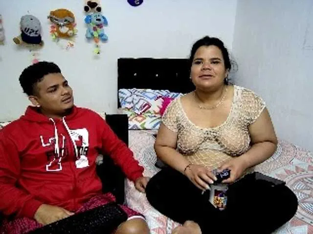 Gold-Couple2 – webcam model profile photo Image 2