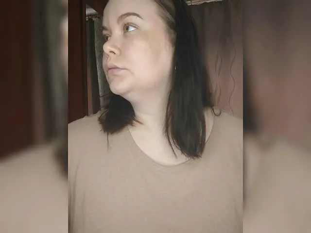 SashaVaughn – webcam model profile photo Image 5