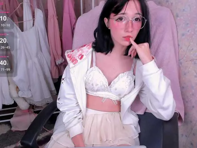 GlamGran – webcam model profile photo Image 4