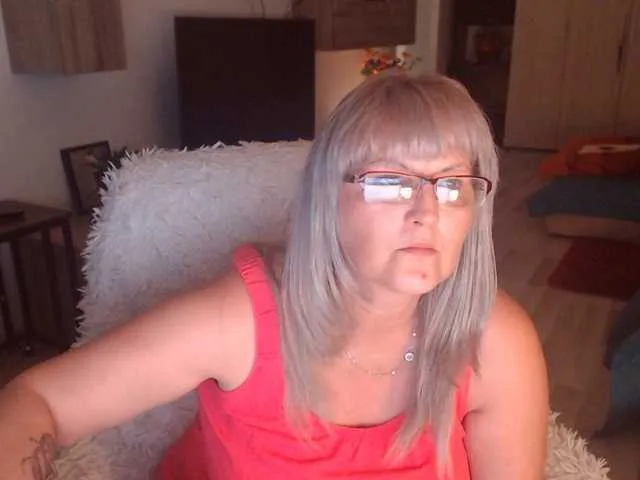 BrookeBratXO – webcam model profile photo Image 10