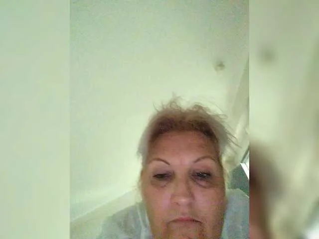 BrookeBratXO – webcam model profile photo Image 12