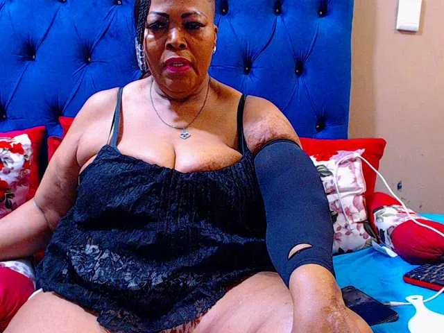 Libely – webcam model profile photo Image 13