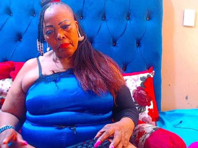 Libely – webcam model profile photo Image 16