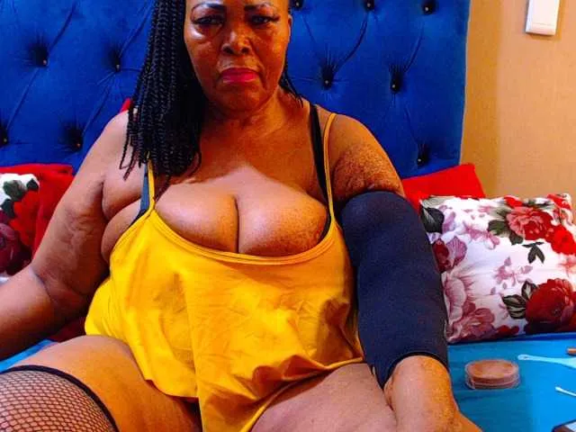 Libely – webcam model profile photo Image 5