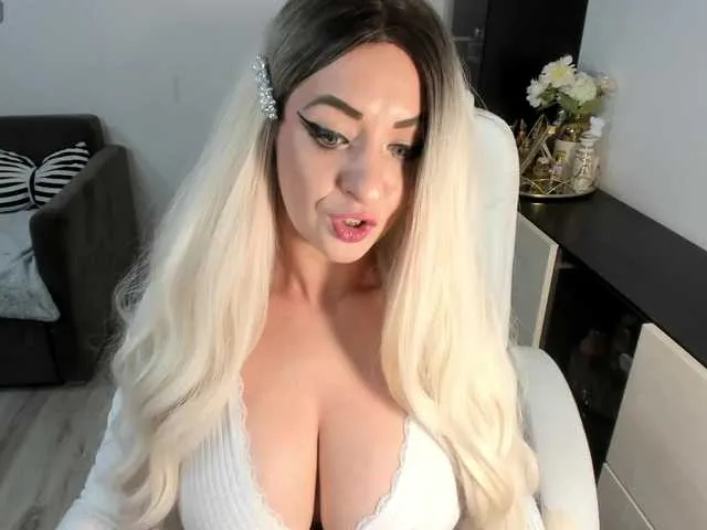 Pamela-Velvet – webcam model profile photo Image 2