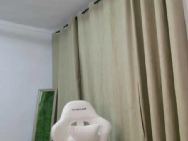 IvyCooper – webcam model profile photo Image 11