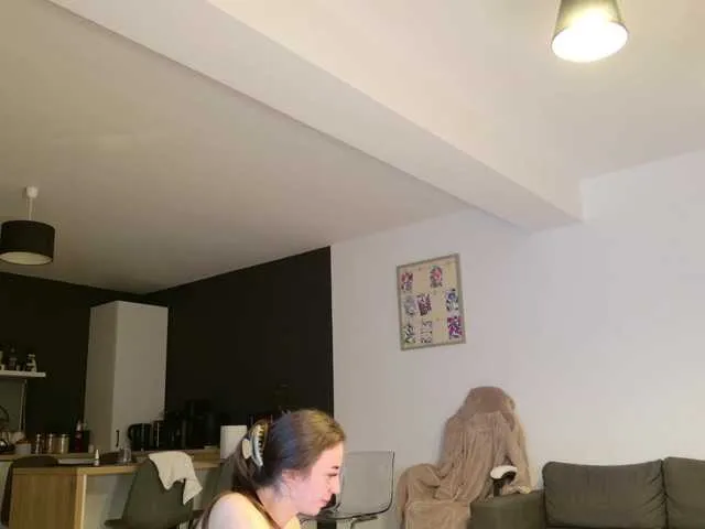 IvyCooper – webcam model profile photo Image 16