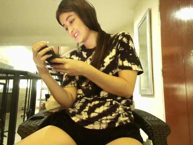 annie-19 – webcam model profile photo Image 8