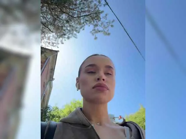 MarilynRainbow – webcam model profile photo Image 5