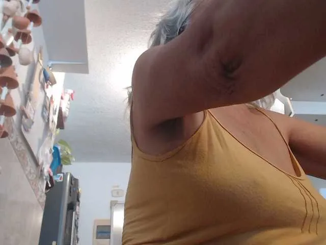 Ksushka22 – webcam model profile photo Image 12
