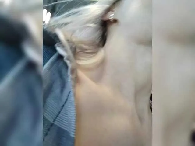 blondeangel_4u2 – webcam model profile photo Image 17