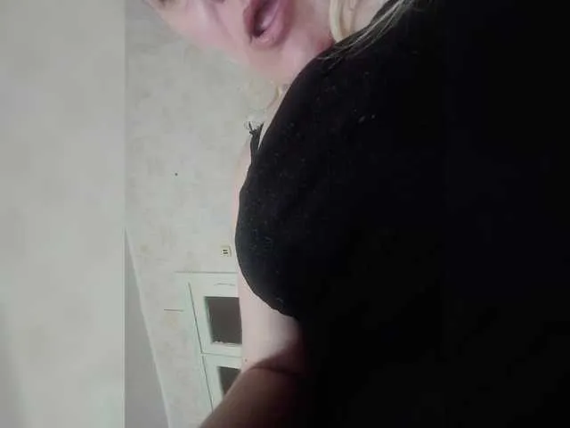 Sexy_Blonde_Sophie – webcam model profile photo Image 5