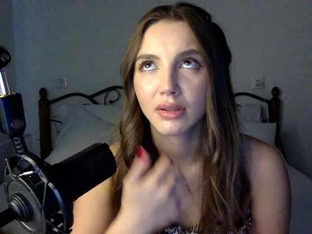 BrookeBratXO – webcam model profile photo Image 12