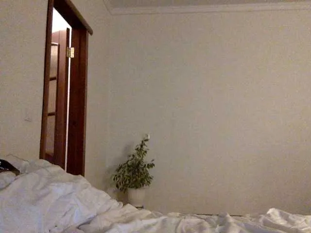 BrookeBratXO – webcam model profile photo Image 14