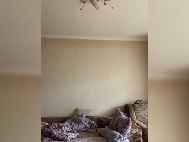 British_EmJess – webcam model profile photo Image 3