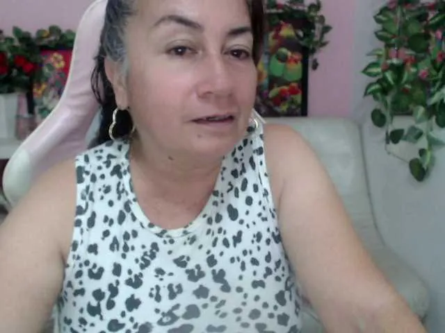 KrissyQueen – webcam model profile photo Image 17