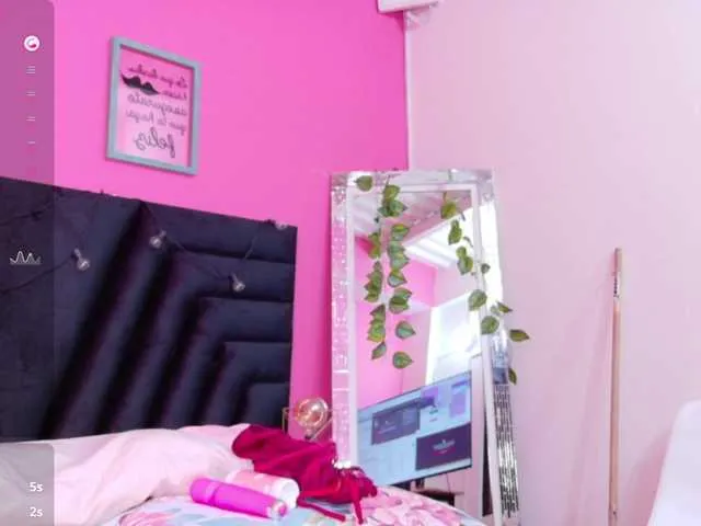 SusyBlair – webcam model profile photo Image 12