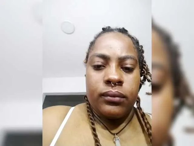 LorrySkye – webcam model profile photo Image 3