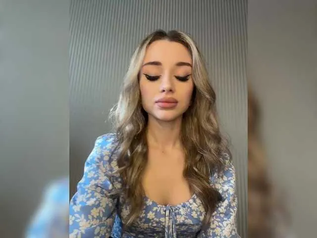 GoldenEmily Image 6