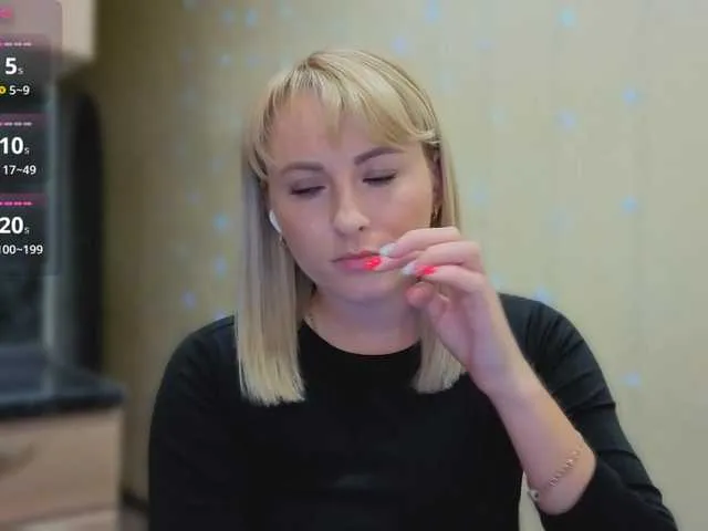 blondeangel_4u2 – webcam model profile photo Image 15