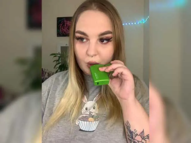 Greeenfriends6969 – webcam model profile photo