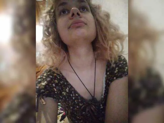 SusyBlair – webcam model profile photo Image 6