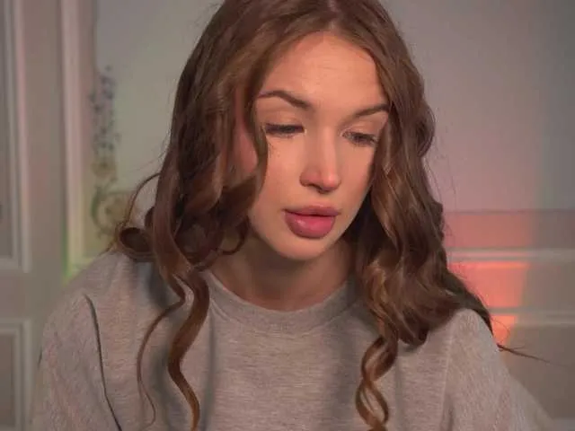 KateDivineUK – webcam model profile photo Image 2