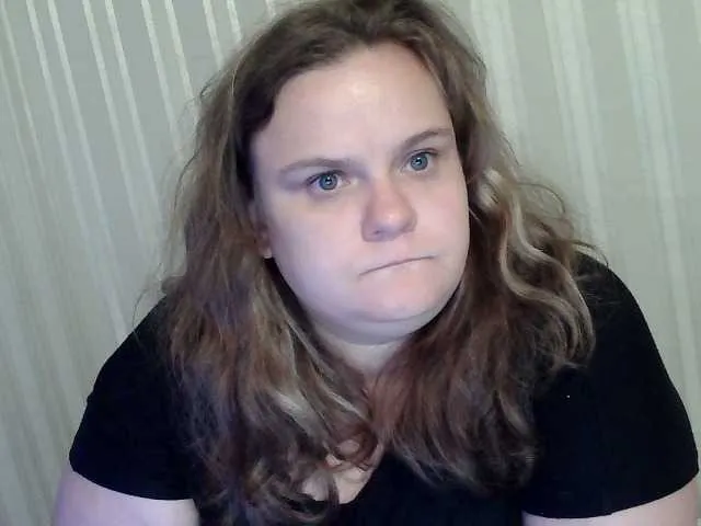 British_EmJess – webcam model profile photo Image 12