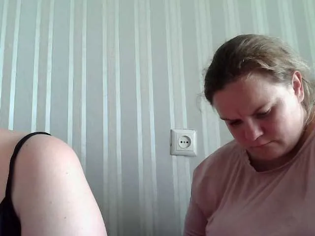 British_EmJess – webcam model profile photo Image 9